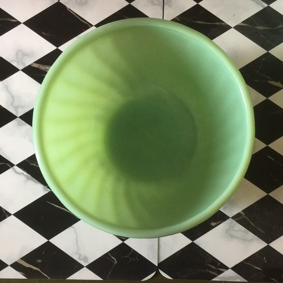 Vintage Fire King Jadeite Pair Mixing Bowls 7” 9” - Picture 6 of 7